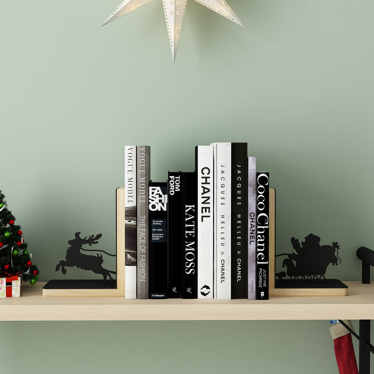 Sleighing Santa Bookends