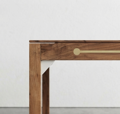 Klassisch Dining Table