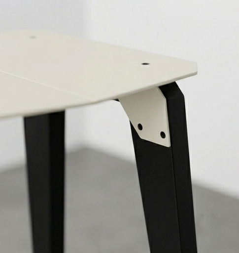 Akaei Stool – Black Stained