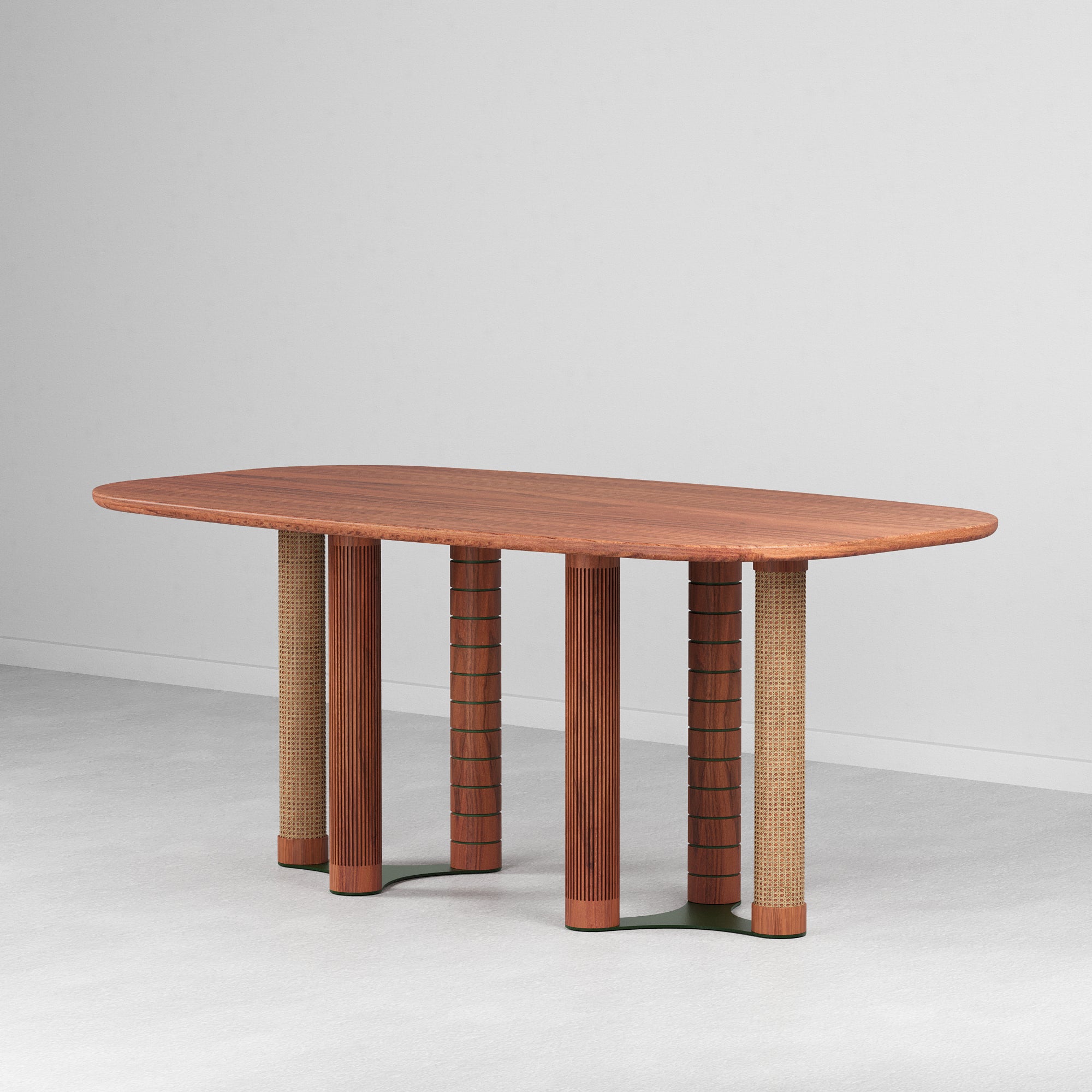 Canto Dining Table