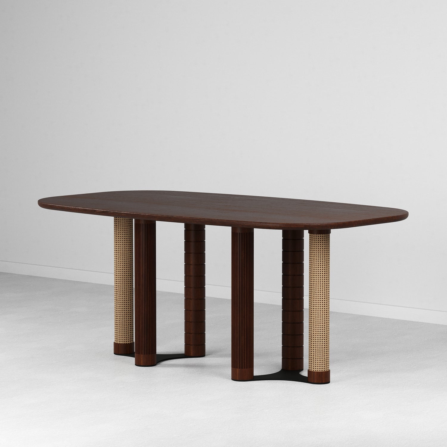 Canto Dining Table