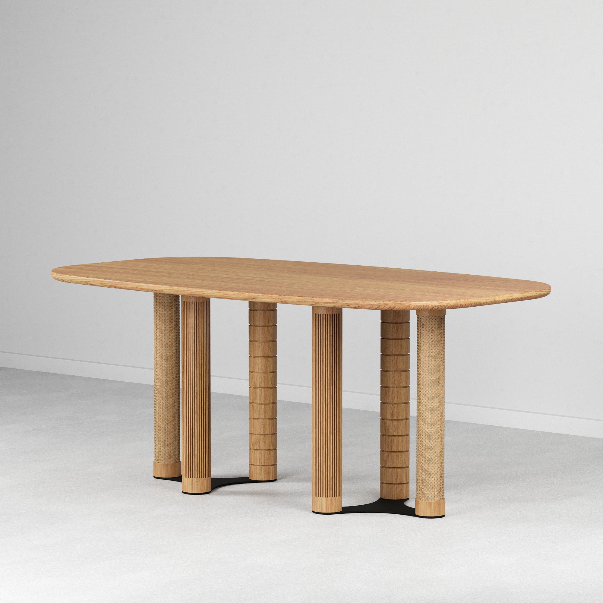 Canto Dining Table