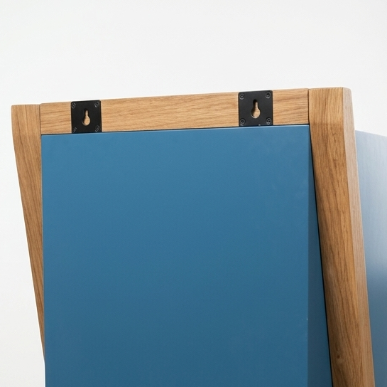 Mare Display Stand Table